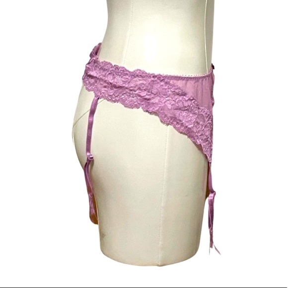 VICTORIA'S SECRET Dream Angels lavender chantilly lace garter belt M/L, NWT - Picture 2 of 6